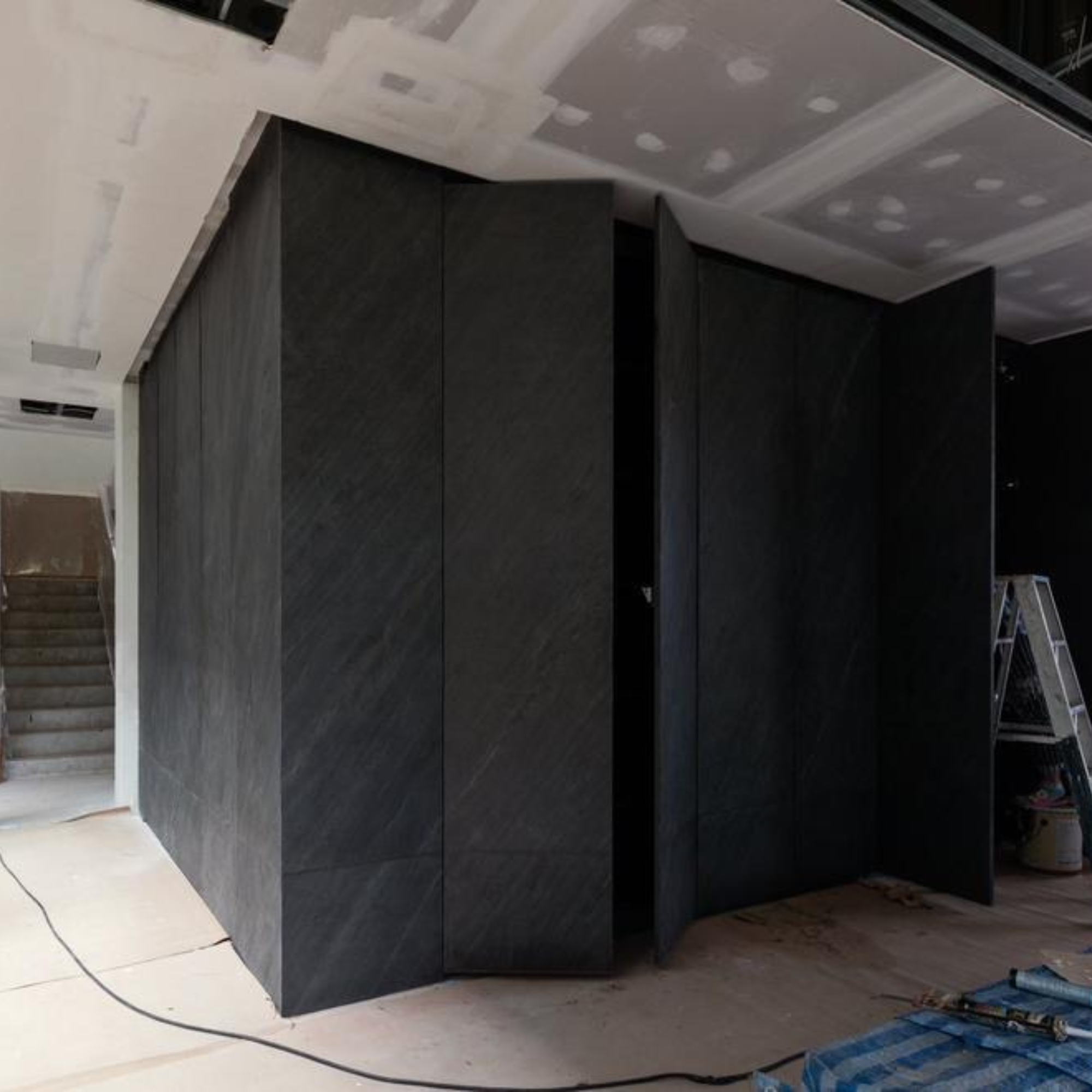 VeloStone™ Line Black Flexible Natural Stone Wall Panel - 114" X 48" (38Ft²)